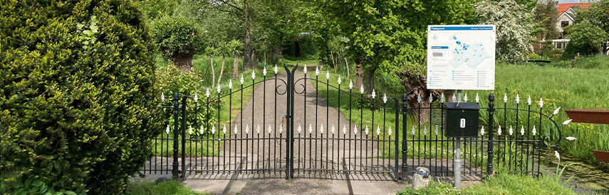 MOO - Bezoek toegangshek